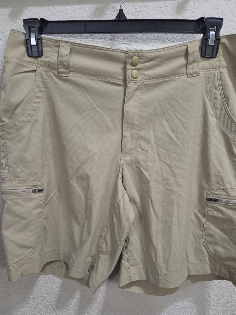 L.L. Bean Men's Khaki Cargo Shorts with Zip Pockets